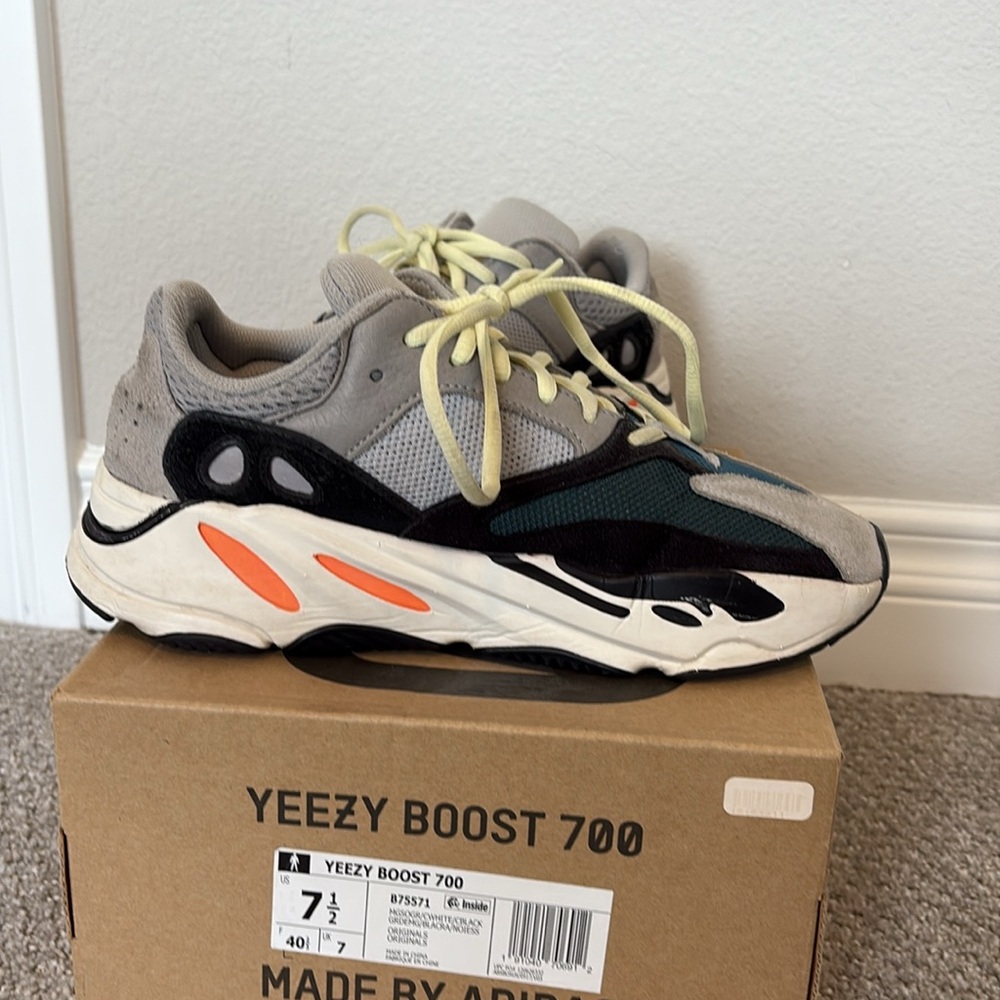 ADIDAS YEEZY BOOST 700 KANYE WEST WAVE RUNNER OG GREY WHITE BLACK 350 B75571 7.5 - Picture 9 of 11